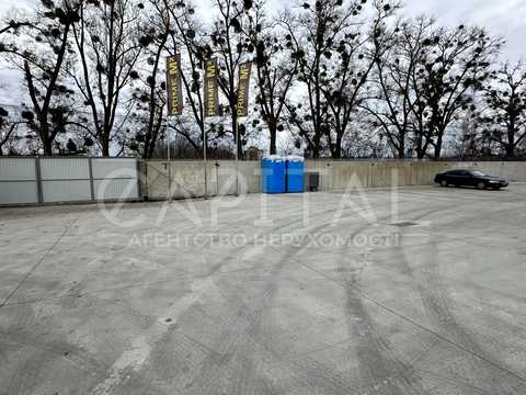 комерційна за адресою Соборна вул., 305