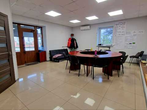 комерційна за адресою Соборна, 11