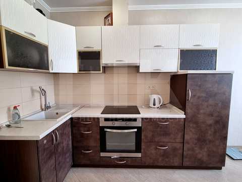 квартира за адресою Анни Ахматової вул., 32/18