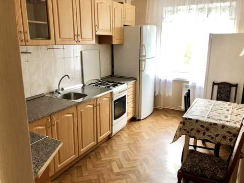 квартира за адресою Феодосійська вул., 14