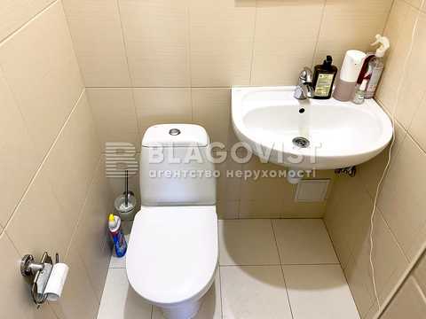 комерційна за адресою Мала Житомирська вул., 6