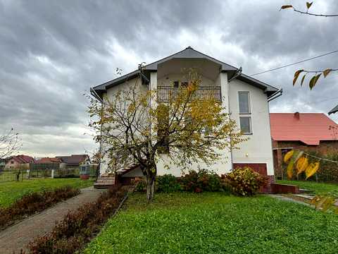 будинок за адресою с. Угринів, Вільна