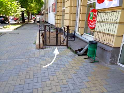 комерційна за адресою Ніни Строкатої вул. (Буніна), 33