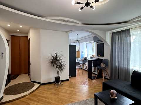 квартира за адресою Кирилівська вул. (Фрунзе), 122/1