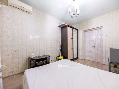 квартира за адресою Конституції пл., 2/2