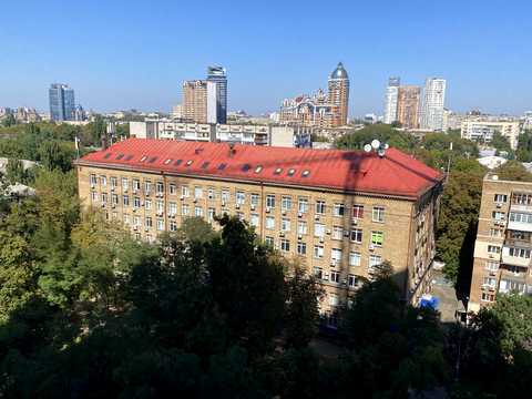 комерційна за адресою Євгена Коновальця вул. (Щорса), 31