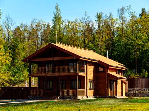 комерційна за адресою Лісова вул. (Лісна), 1