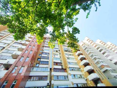 квартира за адресою Стадіонна вул., 6