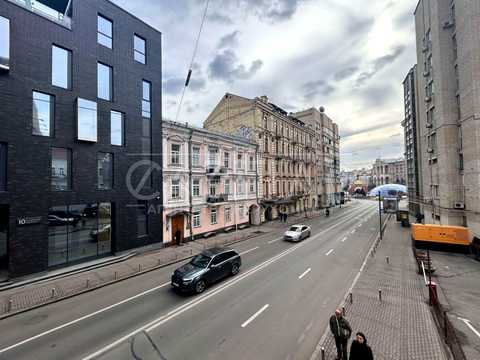 комерційна за адресою Михайлівська вул., 7