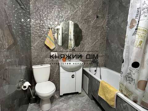 квартира за адресою Софії Русової вул., 7