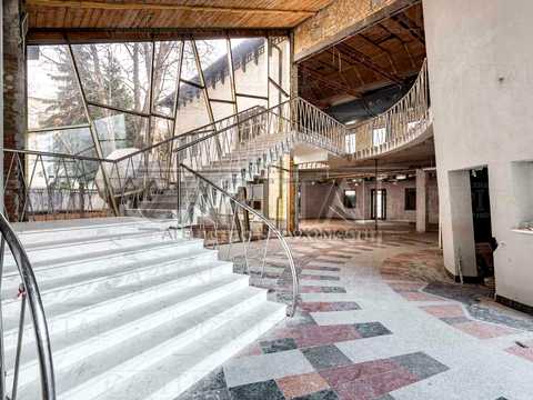 комерційна за адресою Зоологічна вул., 10