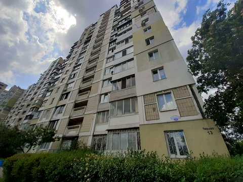 квартира за адресою Ревуцького вул., 13