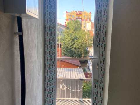 комерційна за адресою Тісна вул., 2