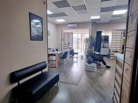 комерційна за адресою Єлизавети Чавдар вул., 1