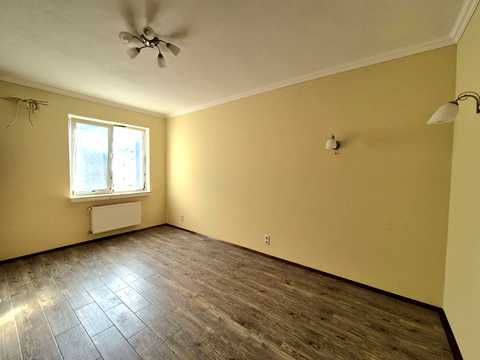 квартира за адресою Яблунева вул., 8