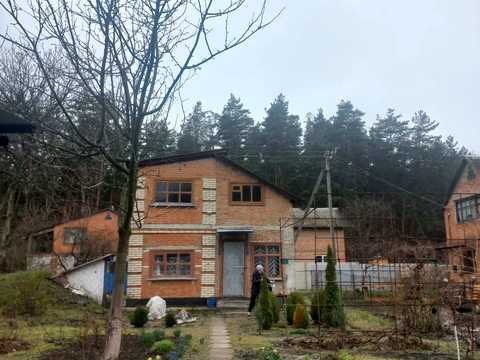будинок за адресою Центральна, 1
