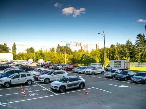 комерційна за адресою Героїв Космосу вул., 4