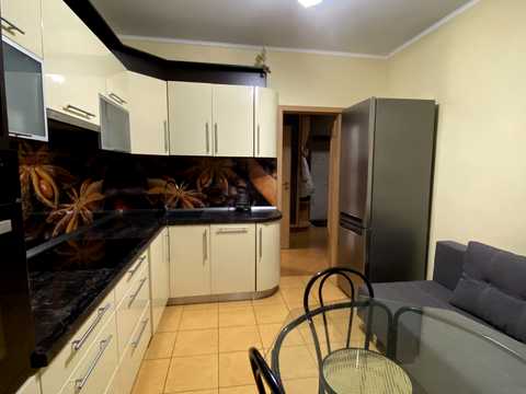 квартира по адресу Анны Ахматовой ул., 33