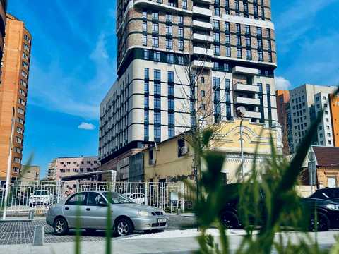 комерційна за адресою Дніпро, Ламана вул., 18