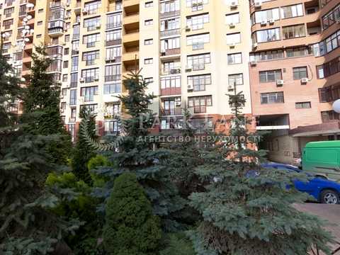комерційна за адресою Євгена Коновальця вул. (Щорса), 35-Б