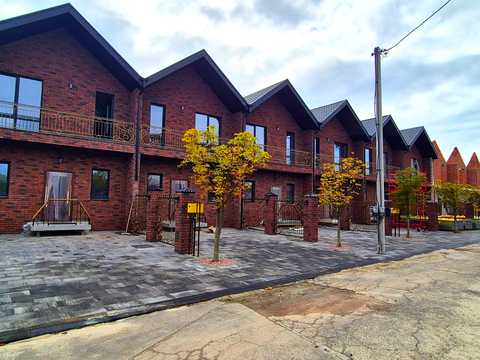 будинок за адресою Каштанова, 7