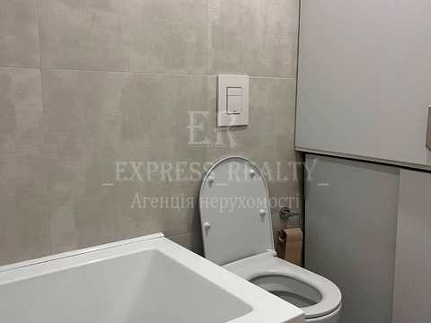 квартира за адресою П'ятницька вул., 49