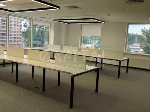 коммерческая по адресу Жилянская ул., 75