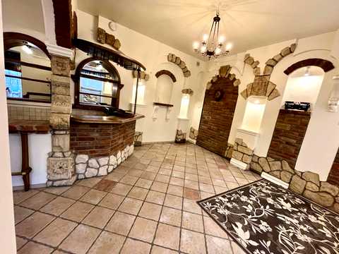 комерційна за адресою Михайла Вербицького вул., 7