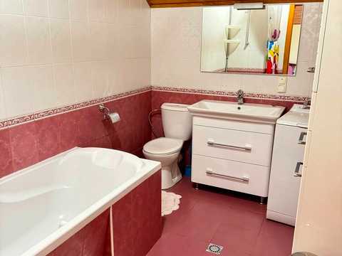 дом по адресу Николая Гнатюка ул. (Ласточкіна), 5