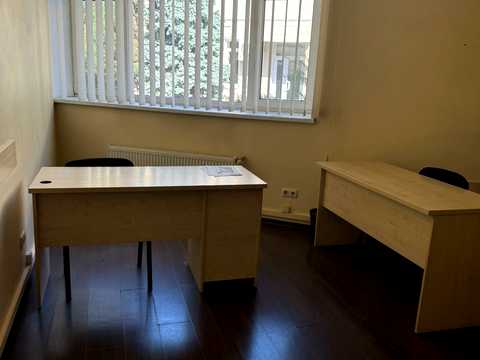 комерційна за адресою Заньковецької вул., 11