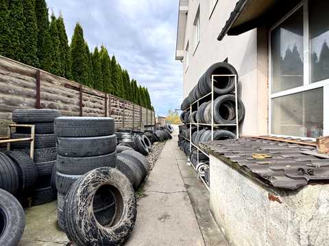 комерційна за адресою Надвірнянська вул., 69