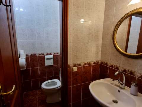 комерційна за адресою Київ, Дмитрівська вул., 17-А