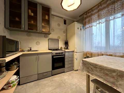 квартира за адресою Броварської сотні вул. (Чкалова), 16