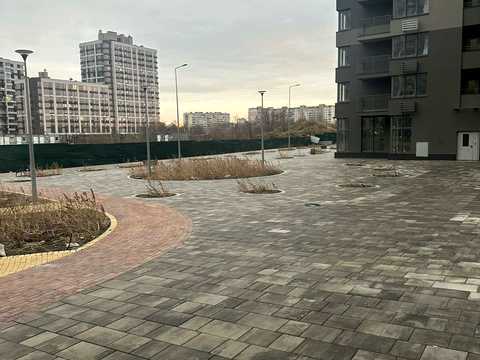 комерційна за адресою Родини Крістерів вул., 14-В