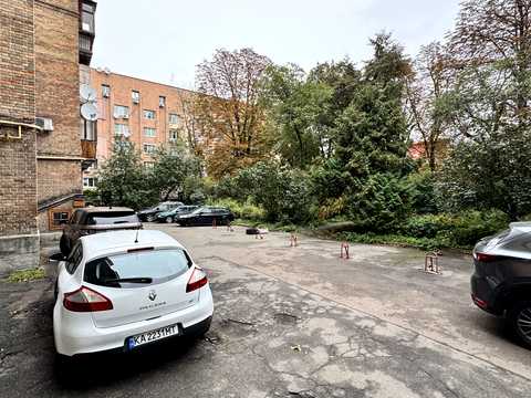 квартира за адресою Генерала Алмазова вул. (Кутузова), 1