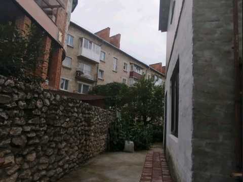 квартира за адресою Броварна вул., 6