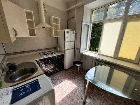 квартира за адресою Новонаводницька вул. (Лаврська), 4/6