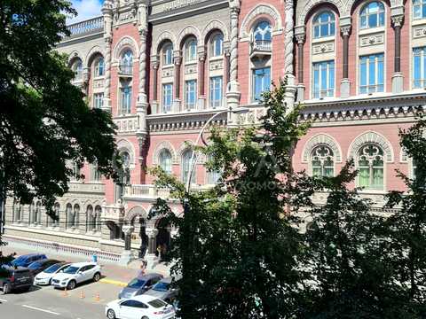 комерційна за адресою Інститутська вул., 16
