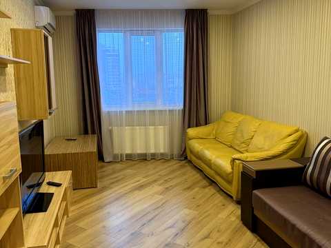 квартира за адресою Героїв полку "Азов" вул. (Маршала Малиновського), 8
