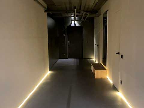 комерційна за адресою Ділова вул. (Димитрова), 2-Б