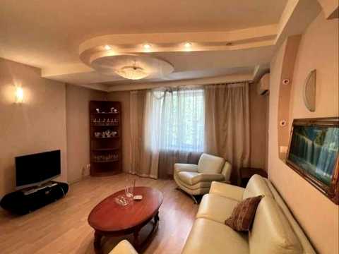 квартира за адресою Академіка Чекмарьова вул., 2