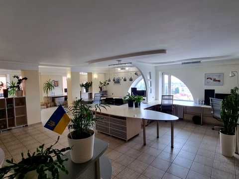 комерційна за адресою Герцена вул., 25