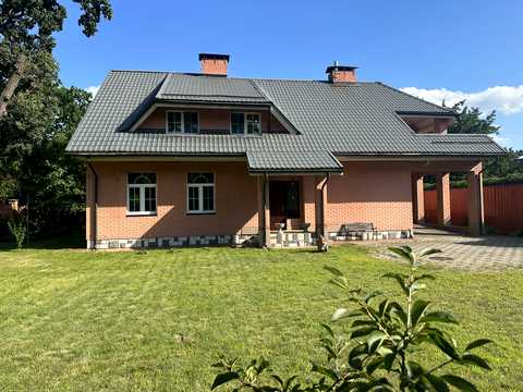 дом по адресу Киев, Квітки Цісик ул. (Гамарника), 81