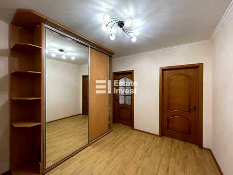 квартира за адресою Академіка Єфремова вул. (Командарма Уборевича), 4