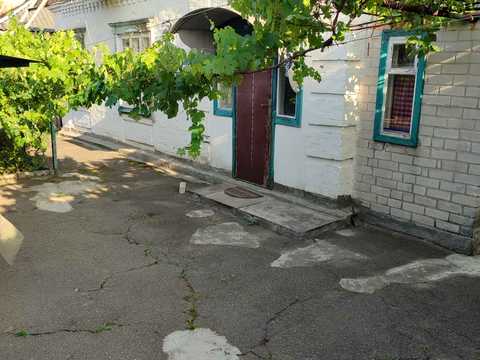 будинок за адресою Юності