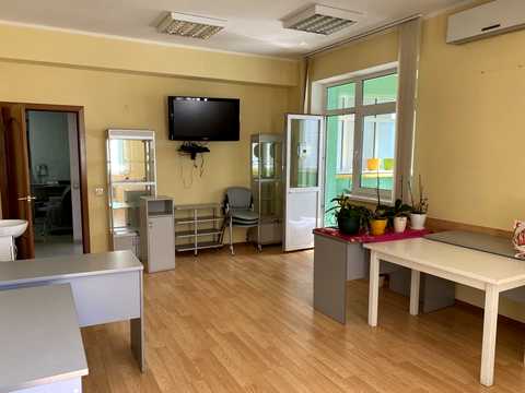 комерційна за адресою Турівська вул., 31