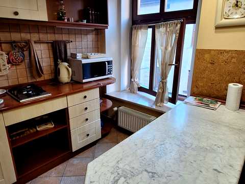 комерційна за адресою Братів Рогатинців вул., 18