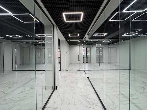 комерційна за адресою Тиха вул., 4
