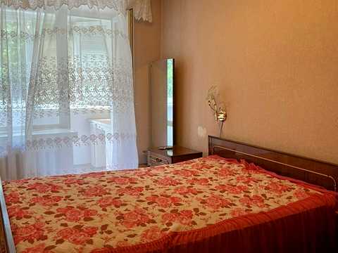 квартира за адресою Стадіонна вул., 13