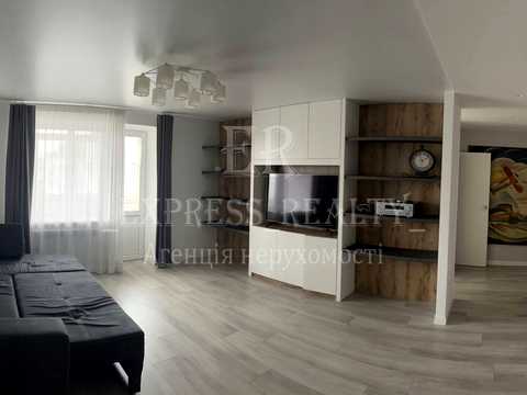 квартира за адресою П'ятницька вул., 49